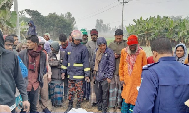 পৃথিবীর আলো দেখার আগেই নিভে গেল প্রাণ, সড়কে অন্তঃসত্ত্বাসহ নিহত ২
